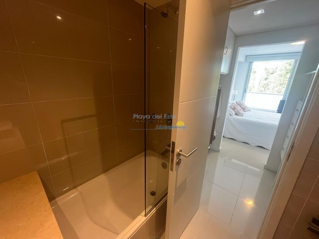 Apartamento en Venta de 2 dormitorios en edificio