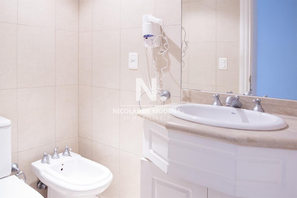 En venta apartamento de 3 dormitorios, en Brava a