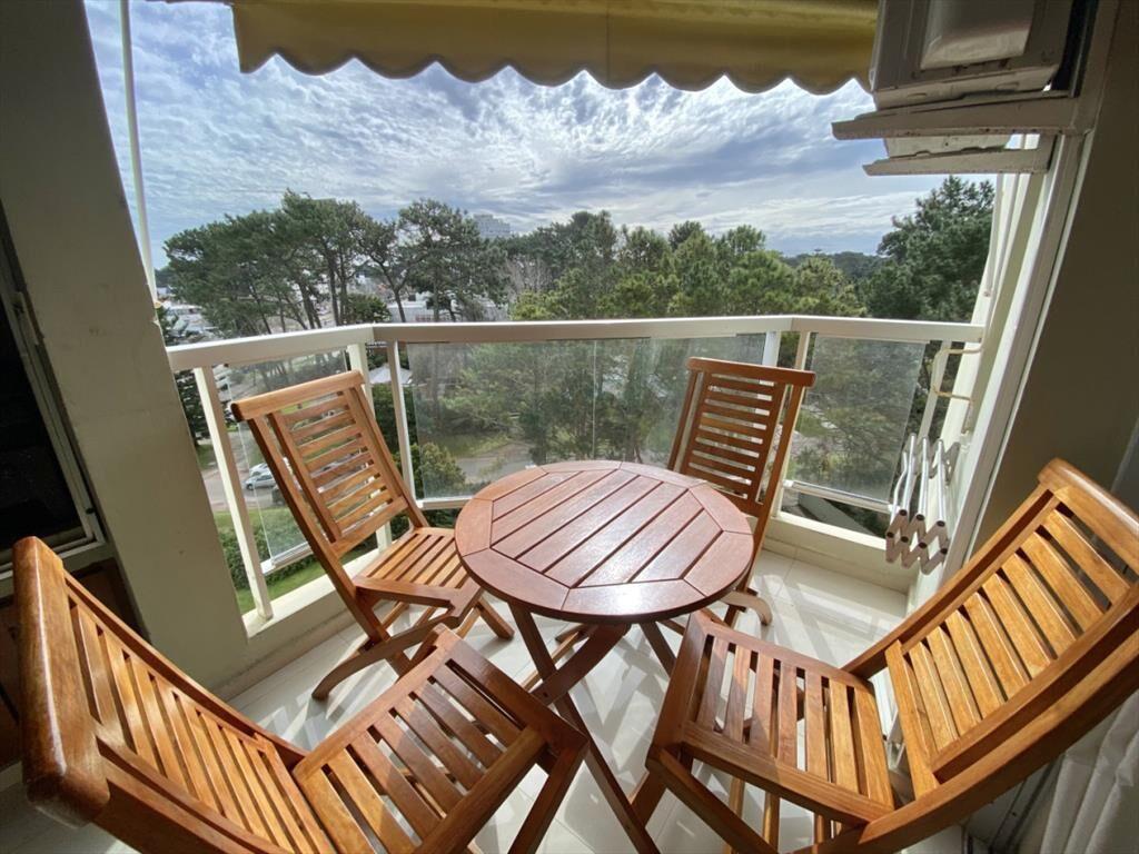 Apartamento en Roosevelt, 2 dormitorios en alquiler anual