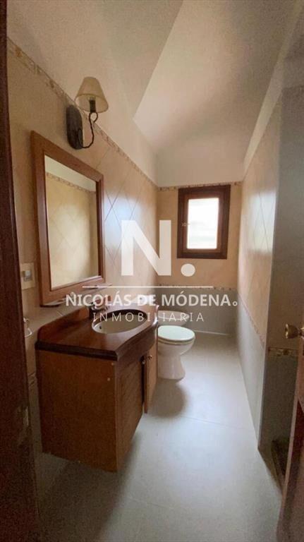 Vende casa en pinares de 4 dormitorios en Punta
