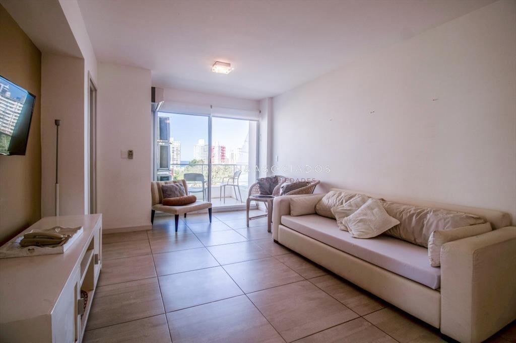 Apartamento de 2 dormitorios en venta en edificio Botavara,