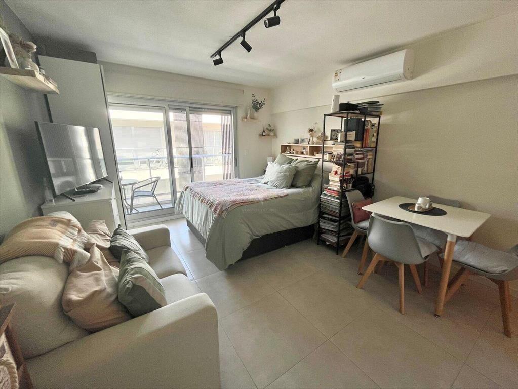 VENTA MONOAMBIENTE POCITOS C/ RENTA, TERRAZA