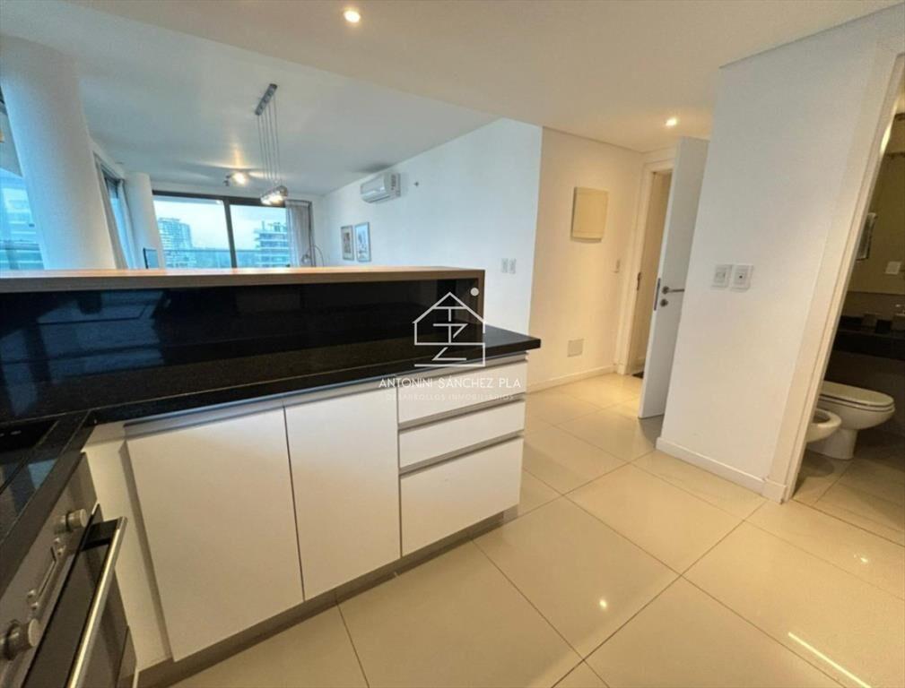 Venta apartamento tres dormitorios Punta del Este