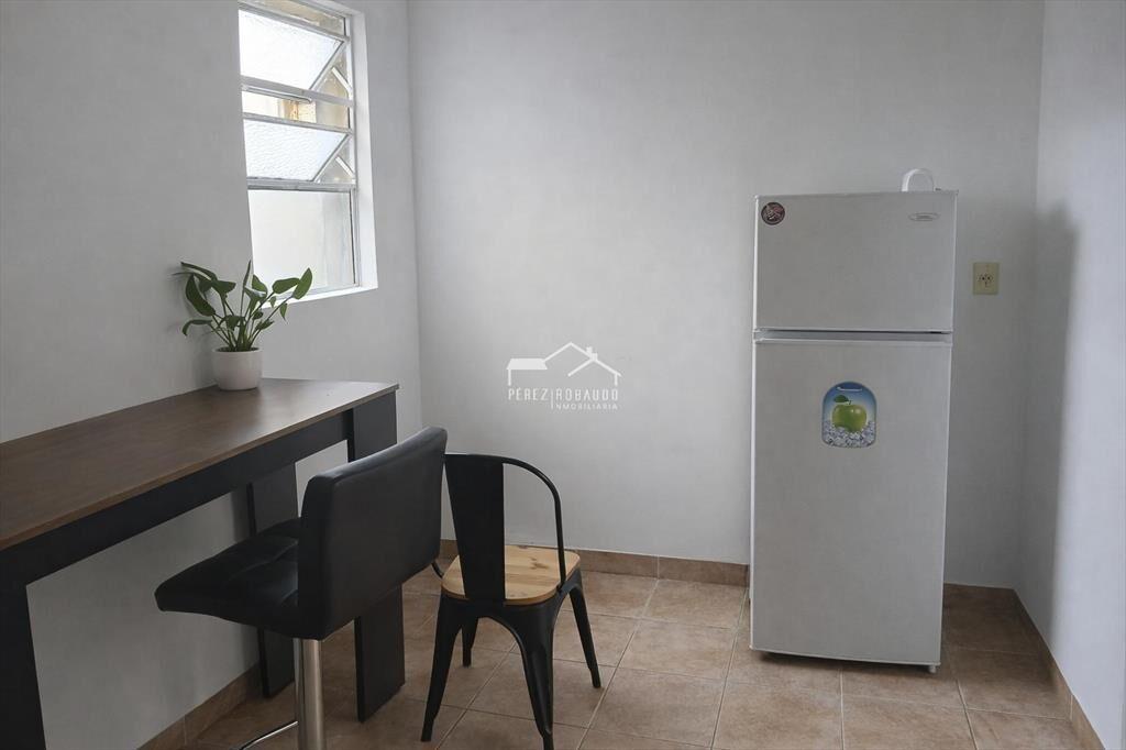 Venta apartamento 3 dormitorios, primer piso por escalera