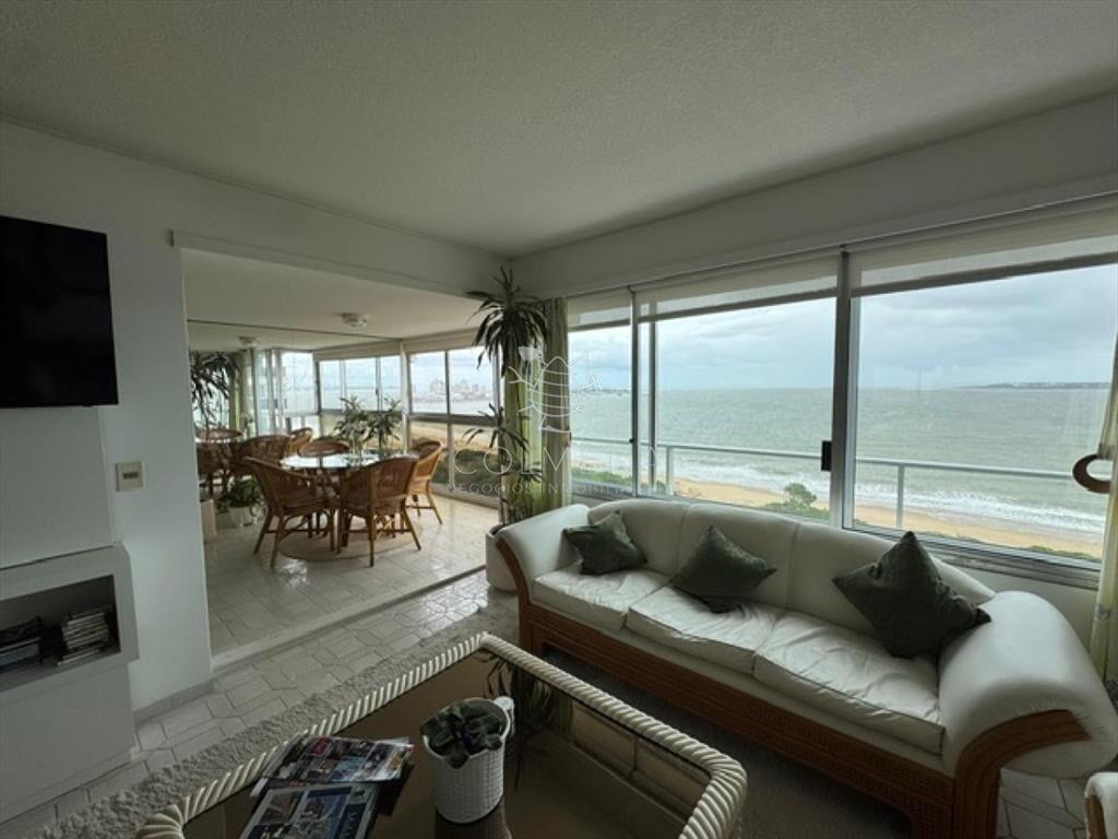 Apartamento con excelente vista plena frente a
