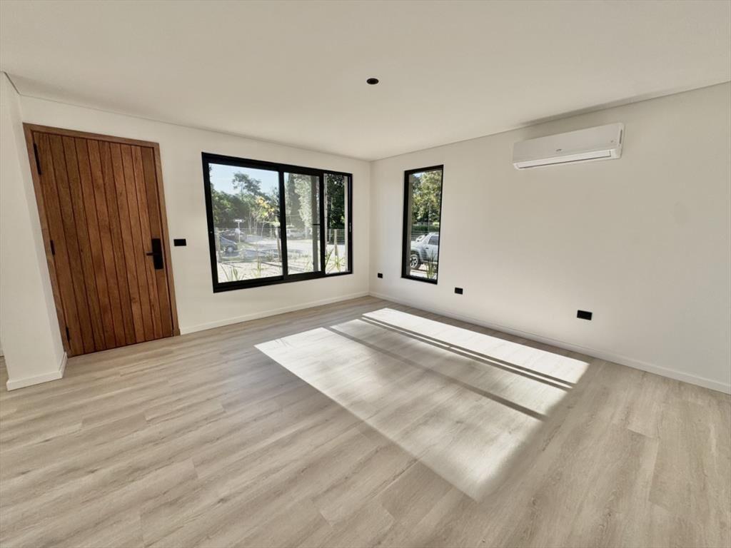 VENTA DE CASA 3 DORMITORIOS A ESTRENAR - ZONA COLEGIOS