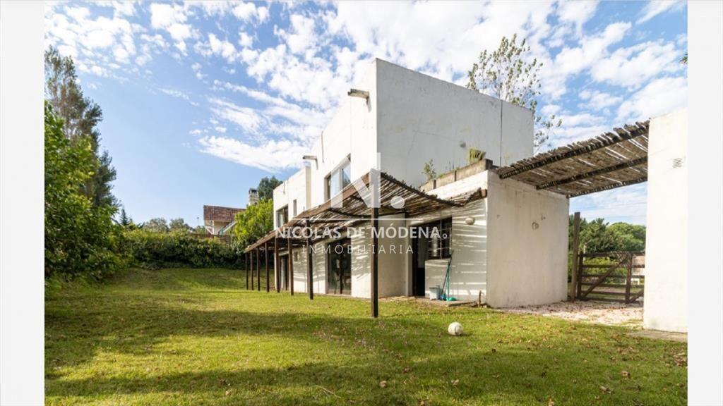 Casa de 3 dormitorios en pinares con parrillero