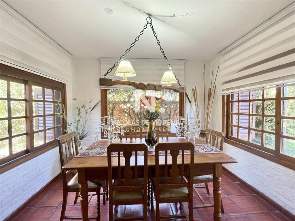 Venta Casa - 5 dormitorios 3 baños - Punta