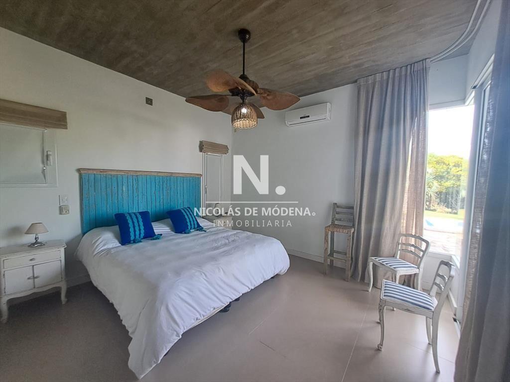 Casa en Barrio Cerrado a la Venta de 2 , Altos de