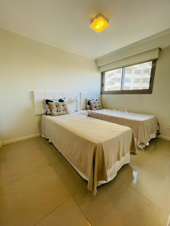 Apartamento en venta de 3 suites en Torre Punta