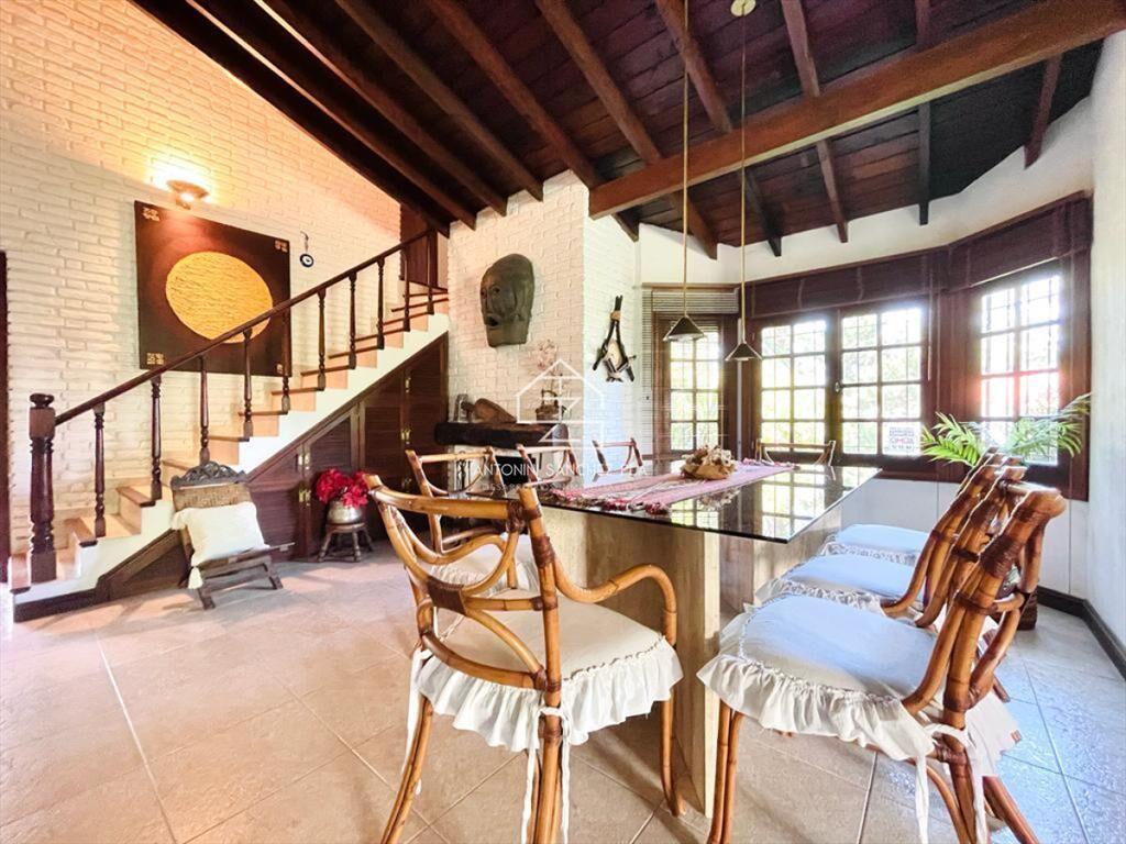 Excelente Casa de 4 Dormitorios en Playa Mansa -