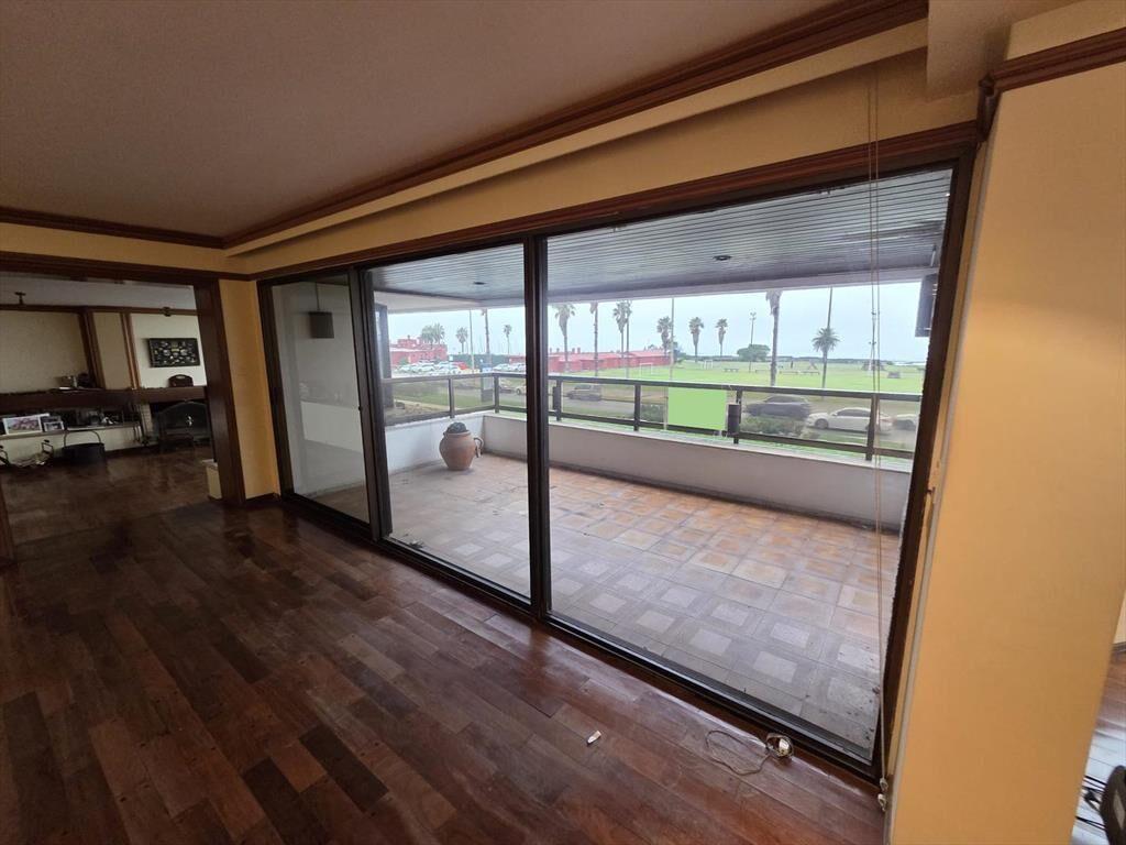 Rambla de Punta Carretas, 382 m2 , ggex3 , piscina, gimnas