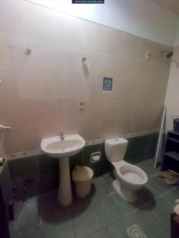 Excelente local en Uruguay y Río Branco