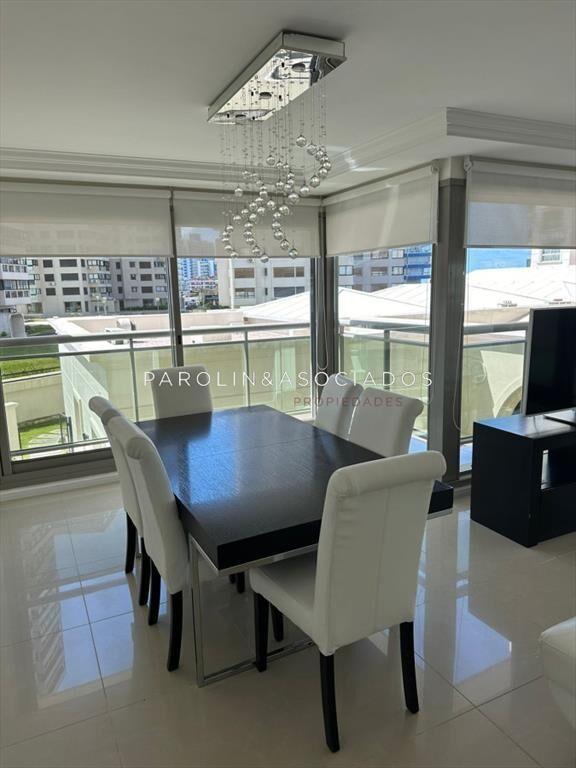 Apartamento dos dormitorios Punta del Este torre