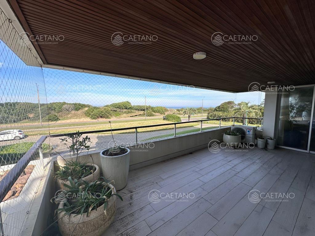 Se vende departamento de 4 dormitorios , Playa