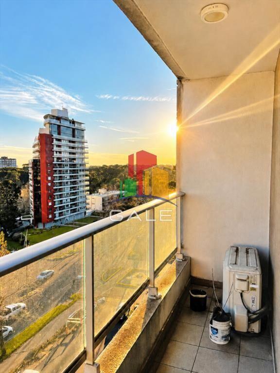 En venta apartamento de 3 dormitorios en Punta