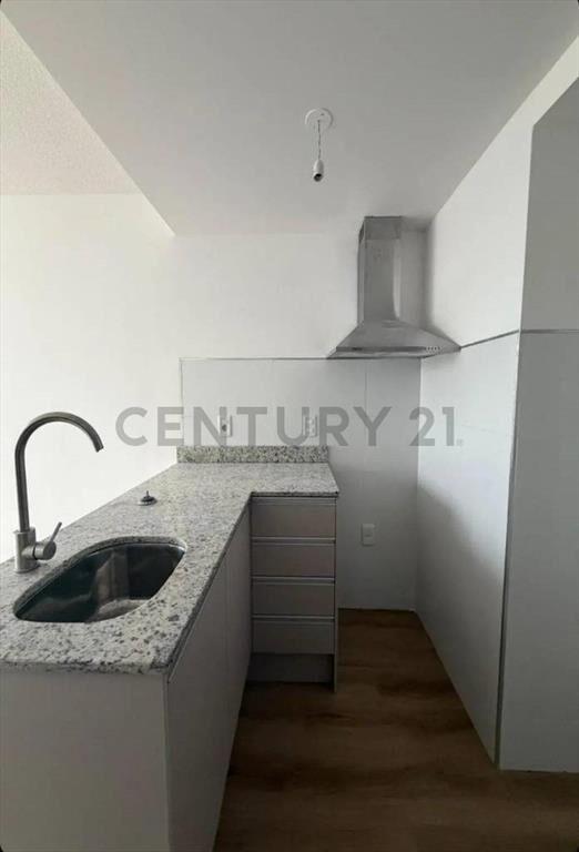 ALQUIER APTO 1 DOR CON GARAGE,CENTRO A ESTRENAR AL FRENTE...