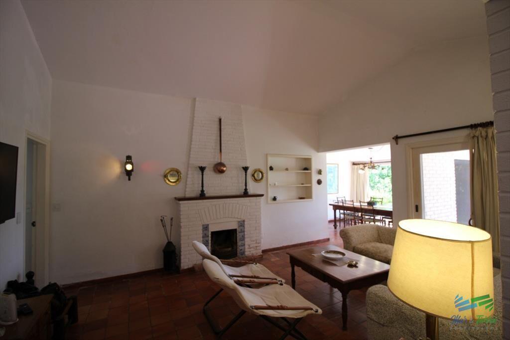 Muy linda casa en el corazon de la Peninsula, del