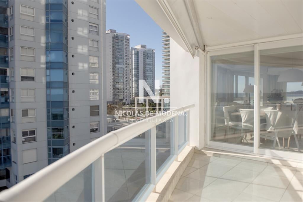 Espectacular departamento de 3 dormitorios + en