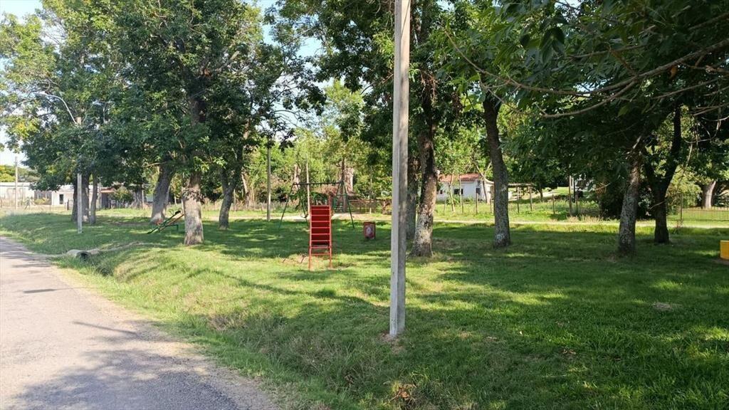 Venta de terreno con construcción en Empalme Olmos