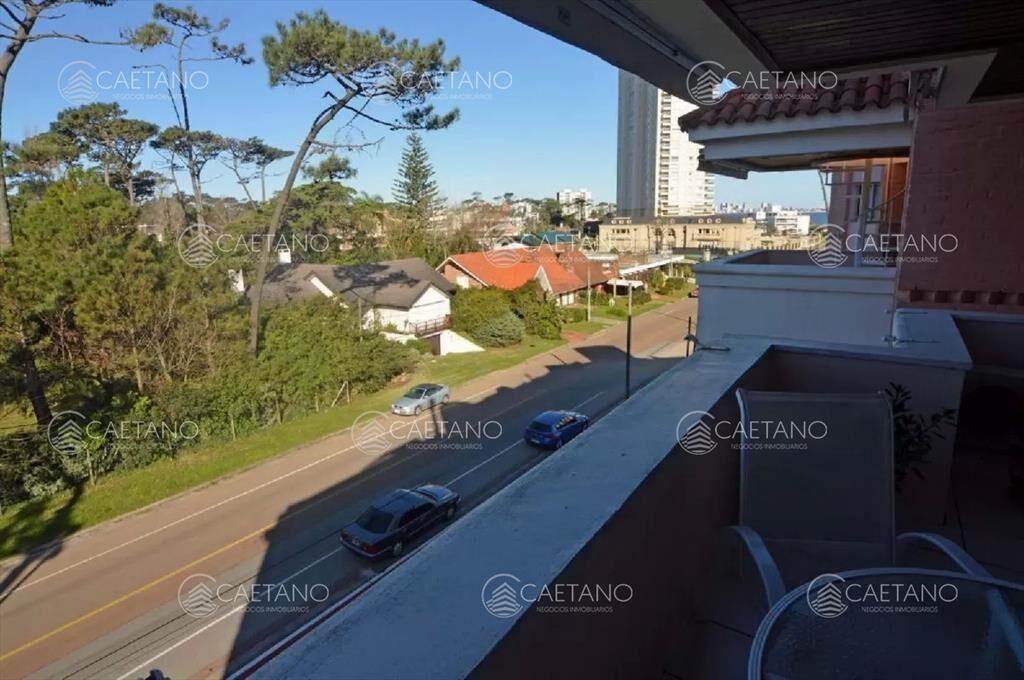 Venta apartamento 3 dormitorios playa mansa Punta