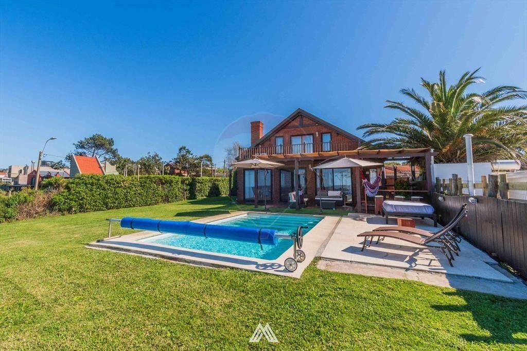 Alquila Casa 4 dorm frente al mar. Villa Argentina
