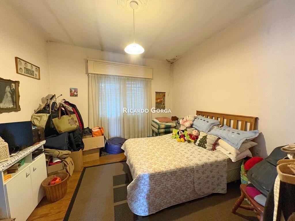 Casa de dos plantas en Venta de 5 Dormitorios, Fondo Bbc...