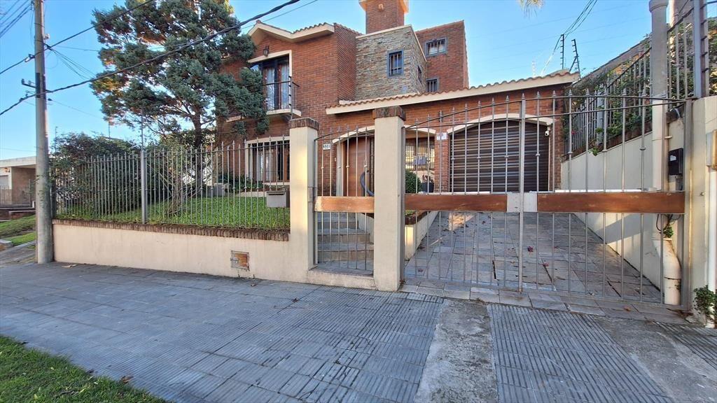 VENTA 2 CASAS EN MISMO PADRON GJE X2 , MALVIN SUR