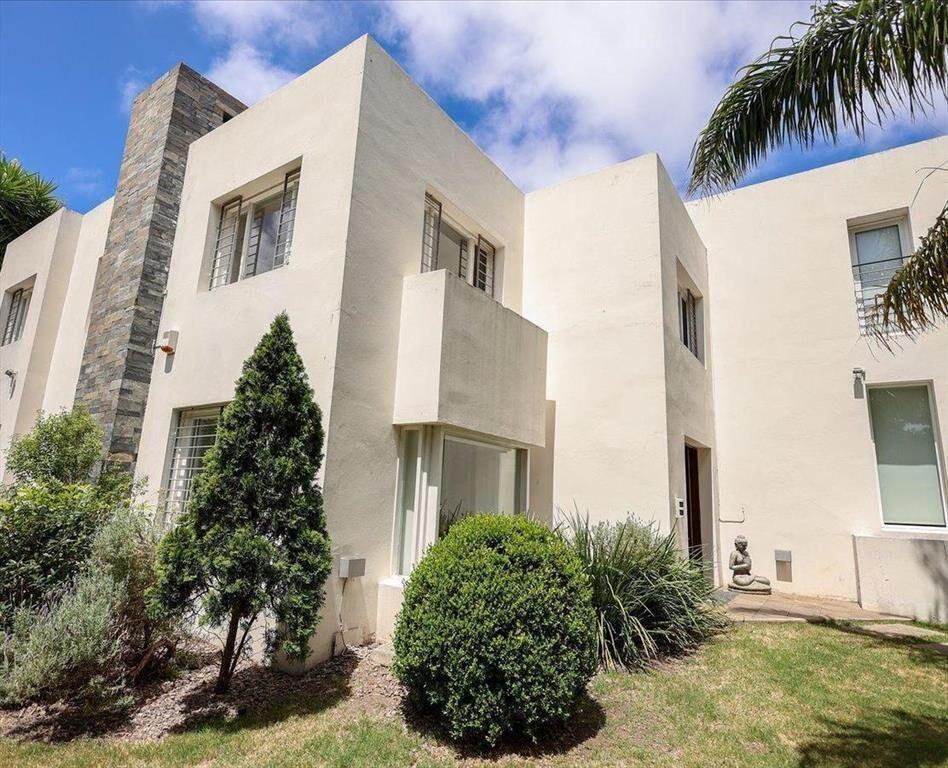 Venta Casa 5 dormitorios Carrasco