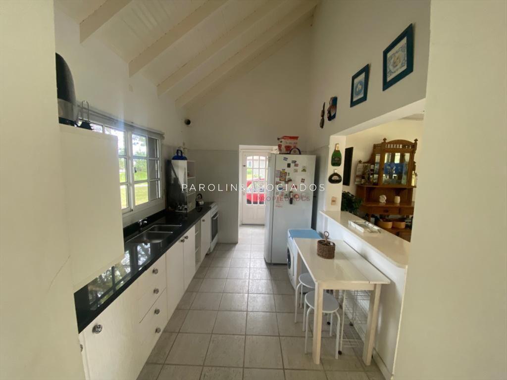 VENTA CASA DE 4 DORMITORIOS BARRIO PRIVADO LA ARBOLADA PUNT