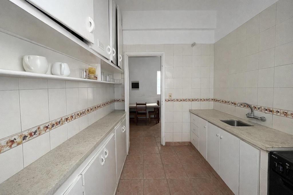 Venta apartamento 3 dormitorios con patio. Tres Cruces- Alq