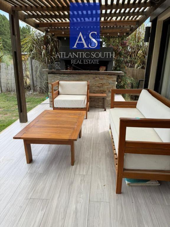 Moderna Casa 3 dormitorios con Piscina y Amplio