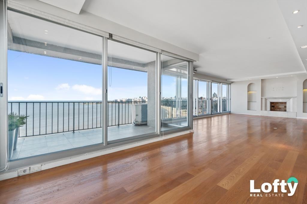 Apartamento en venta de 4 dormitorios 2 Garajes y Terraz...