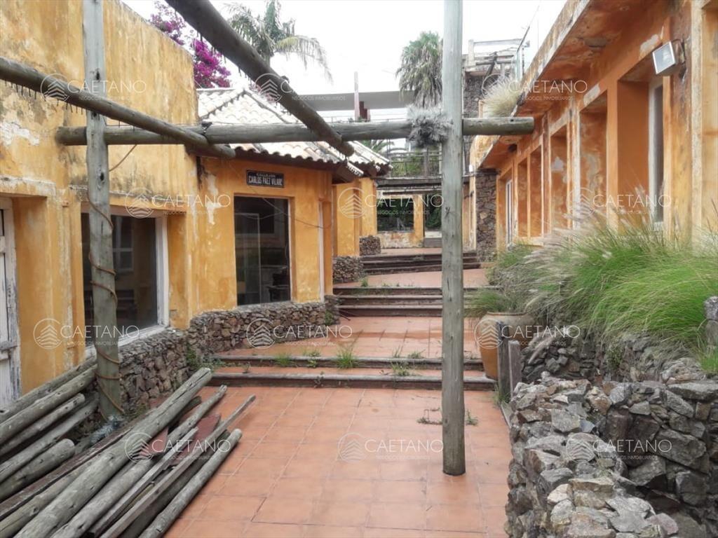 Excepcional local comercial en el corazon de del