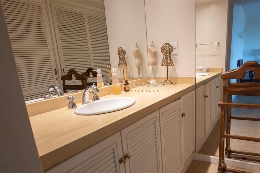 Hermoso apartamento reciclado en venta en I, del
