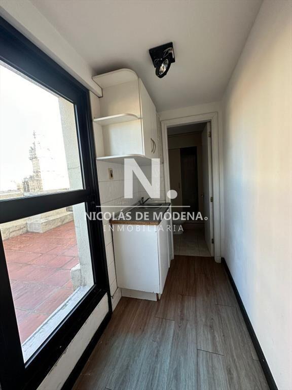 Venta y alquiler frente a plaza Independencia Montevideo, t