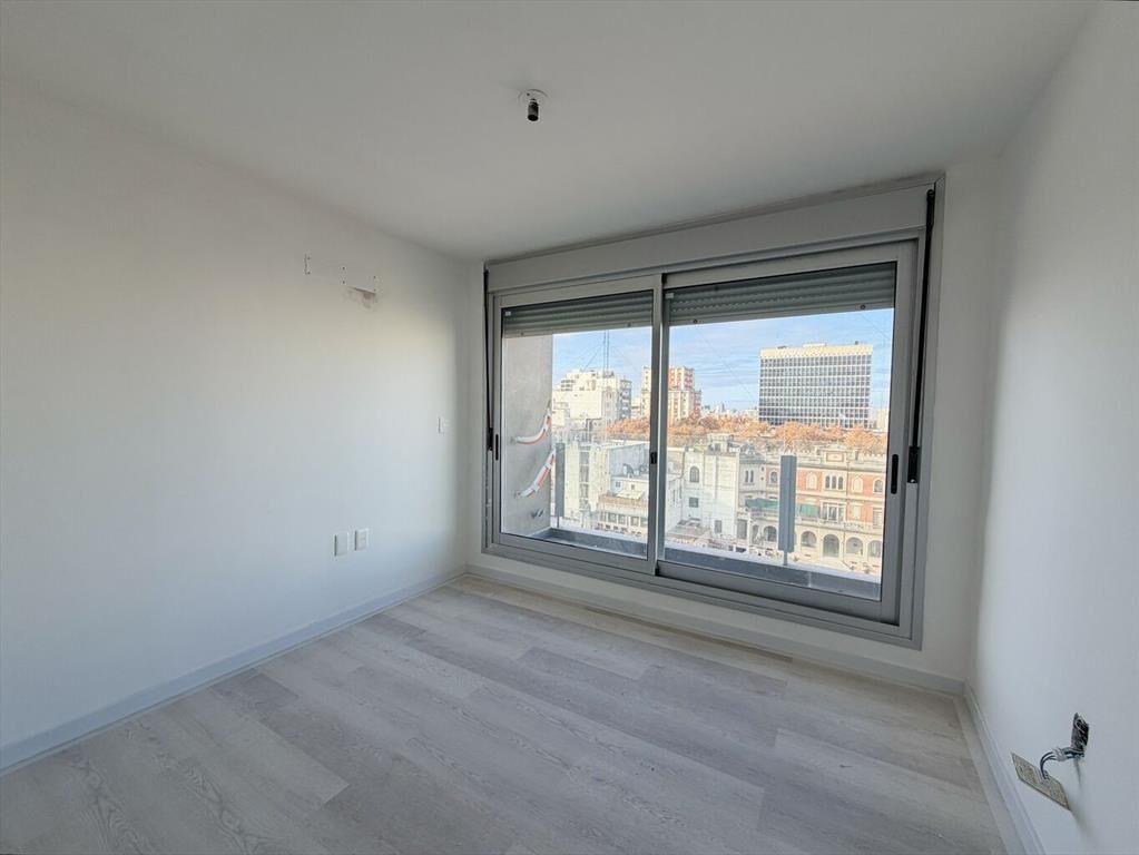 Venta apartamento 1 dormitorio al frente en Cordon. a estre
