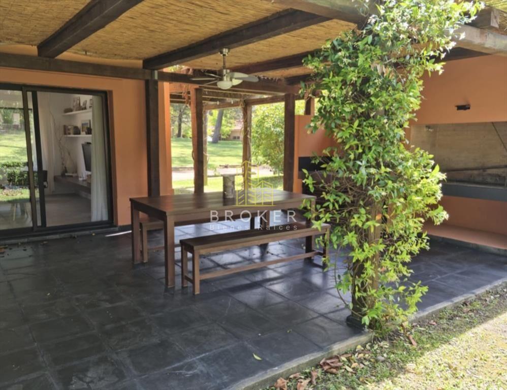 Casa 2 dormitorios barrio privado, Pinares. Punta