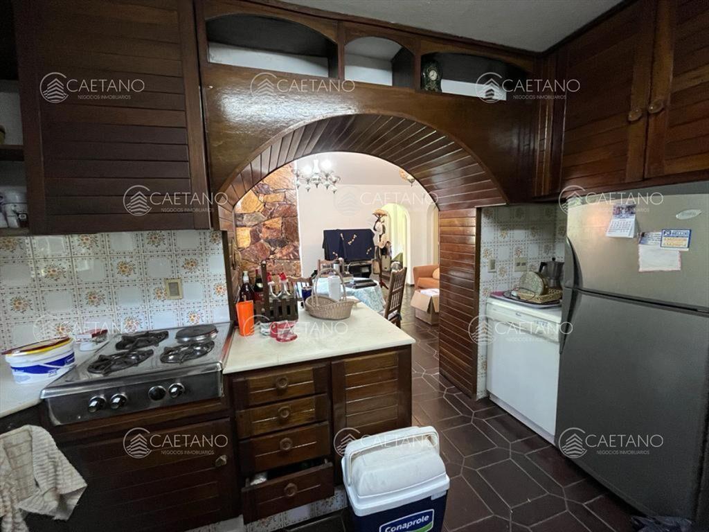 Gran casa estilo tradicional de 4 dormitorios en venta en P