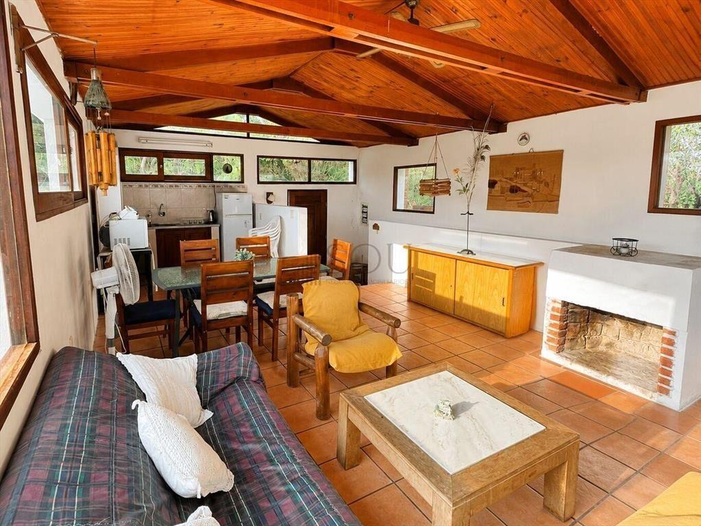 VENTA CASA 2 DORMITORIOS EN VILLA SERRANA