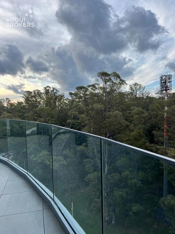 Apartamento de tres dormitorios en venta en Parque Roosevel