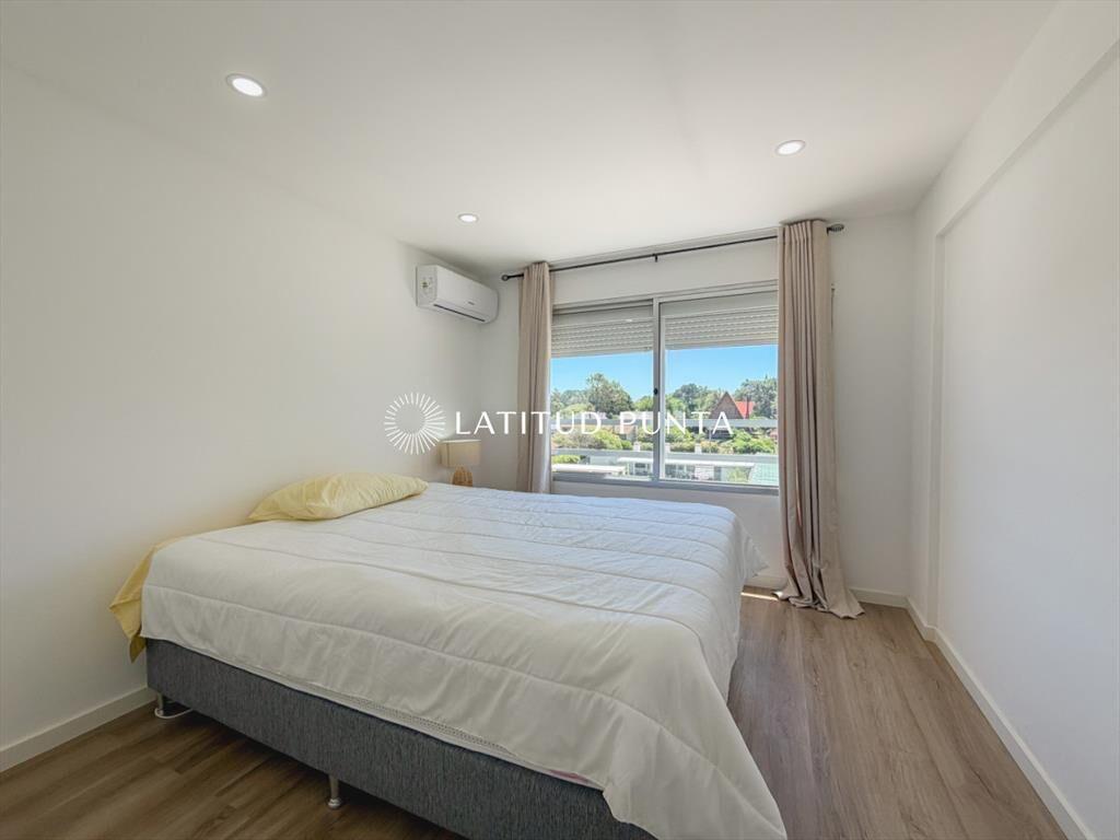 Apartamento en Pinares, 1 dormitorio y piscina