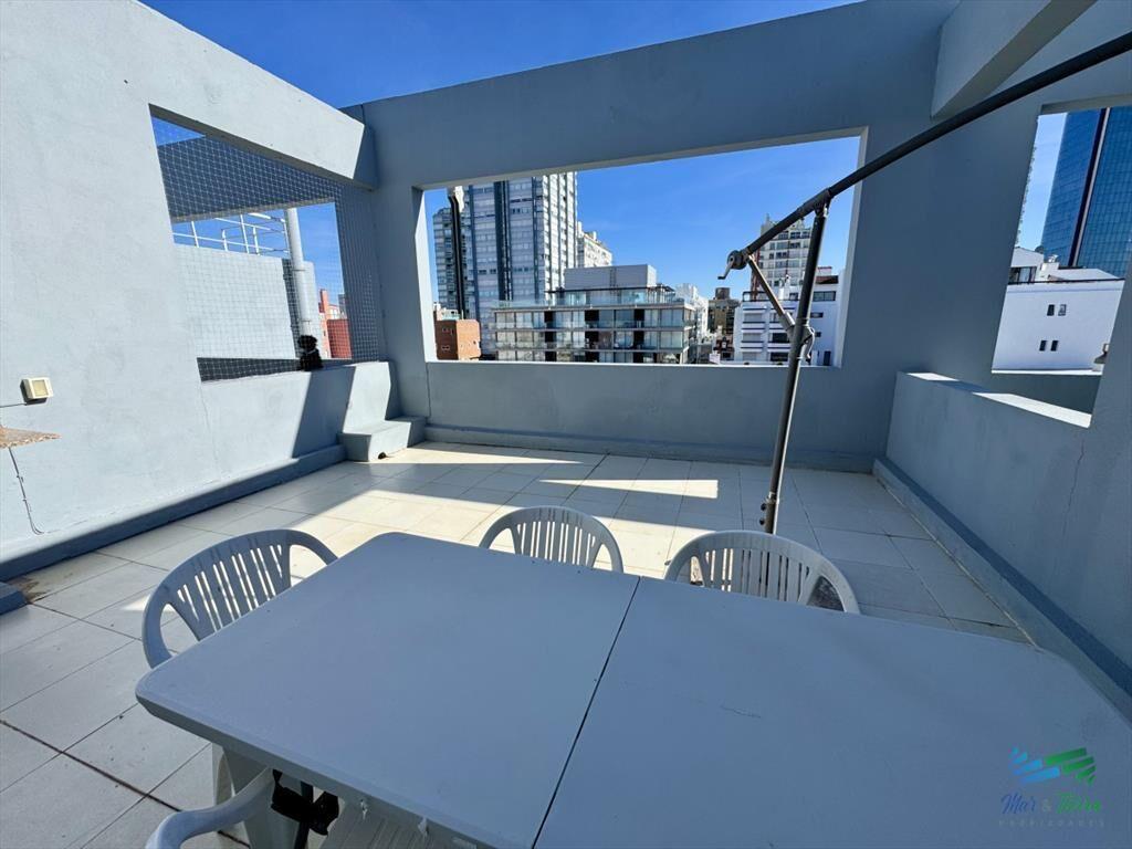 En venta apartamento 1 dormitorio con parrillero