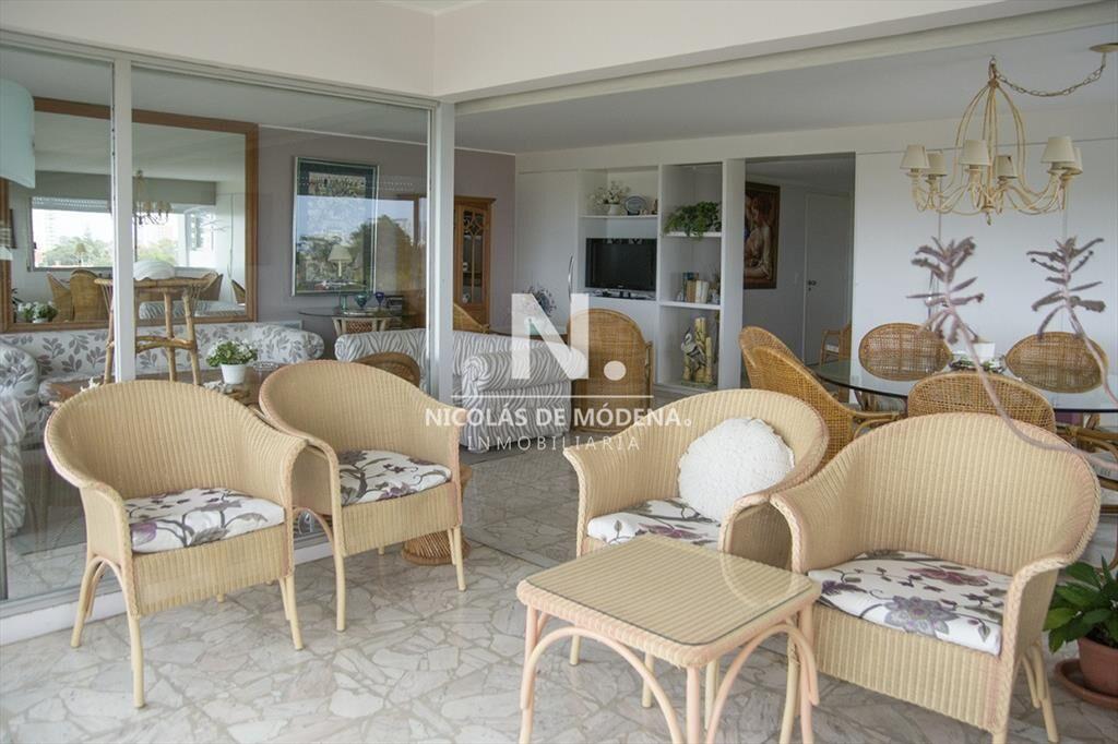 Departamento de 3 dormitorios en venta frente al