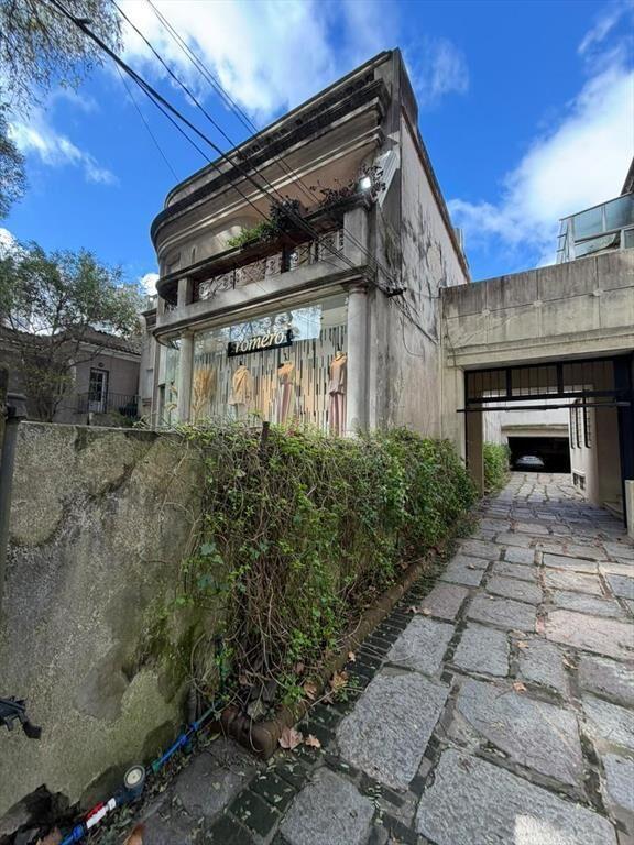 Venta Casa Pocitos imponente Casona Casa en Padron Unico