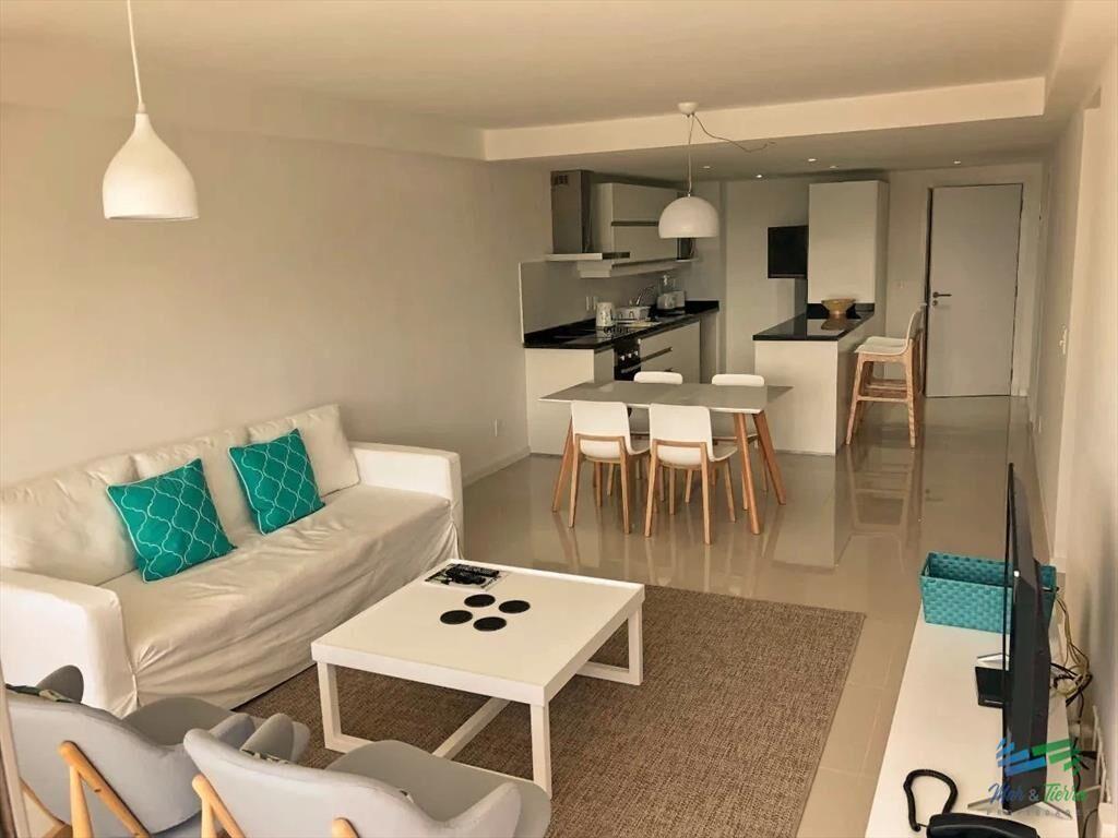 Vendo apartamento 3 dormitorios con servicios y