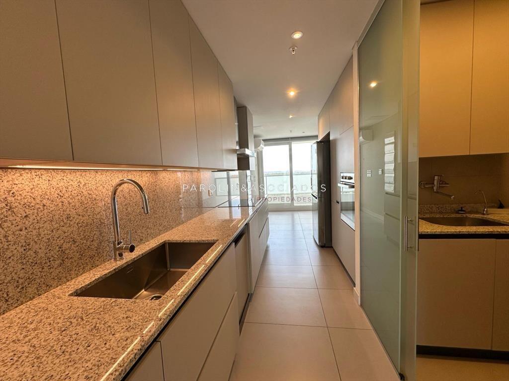 Apartamento en venta de 3 dormitorios en Le Parc