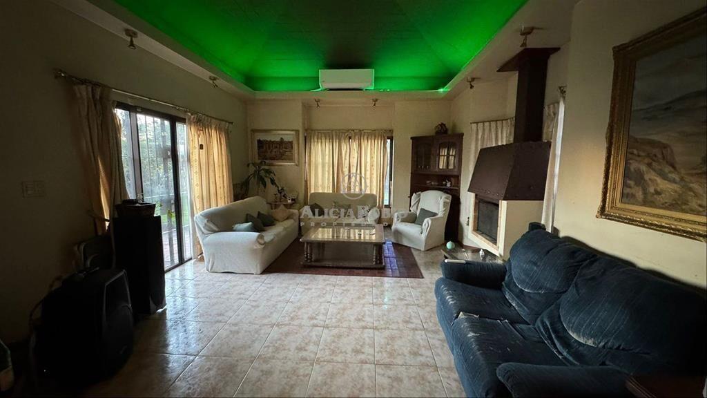 VENTA CASA DE 3 O 4 DORMITORIOS, ESCRITORIO, GARAJE DOBL...