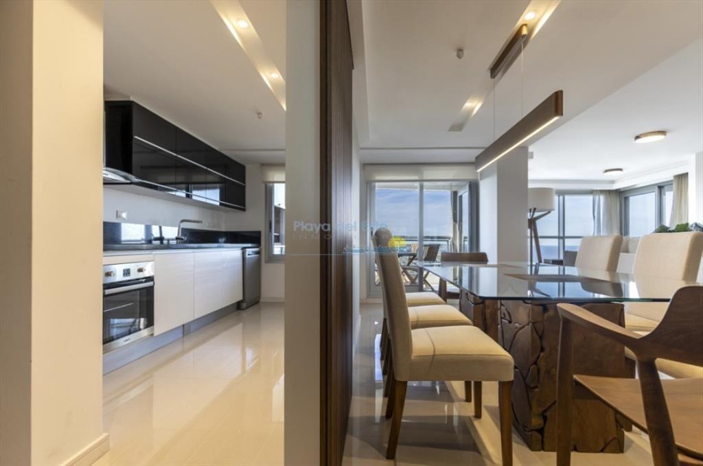 Moderno Penthouse con Vista al Mar, en Playa 3 y