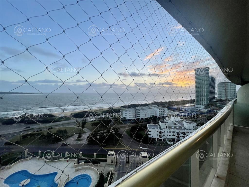 Mansa, primera là à nea, Punta del Este